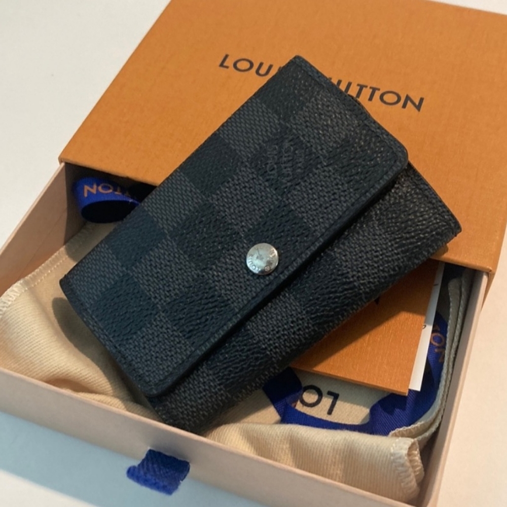 Louis Vuitton 6 Key Holder